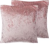 Beliani HOSTA - Sierkussen - roze - fluweel