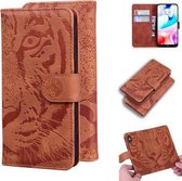 Voor Xiaomi Redmi 8 Tiger Embossing Pattern Horizontale Flip lederen tas met houder & kaartsleuven & portemonnee (bruin)