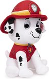 Zachte Marshall van Paw Patrol met rode helm en reddingsvest, zittend.