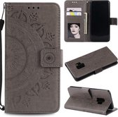 Voor Samsung Galaxy S9 totem bloem reliëf horizontale flip TPU + PU lederen tas met houder & kaartsleuven & portemonnee (grijs)