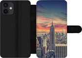 Bookcase Geschikt voor iPhone 12 telefoonhoesje - New York - Manhattan - Empire State Building - Met vakjes - Wallet case met magneetsluiting