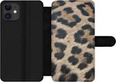 Bookcase Geschikt voor iPhone 11 telefoonhoesje - Luipaard print - Met vakjes - Wallet case met magneetsluiting