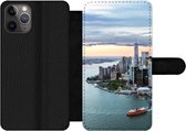Bookcase Geschikt voor iPhone 11 Pro Max telefoonhoesje - Luchtfoto van New York - Met vakjes - Wallet case met magneetsluiting