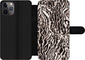 Bookcase Geschikt voor iPhone 11 Pro telefoonhoesje - Panterprint - Vormen - Zwart - Bruin - Met vakjes - Wallet case met magneetsluiting