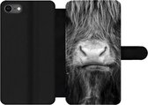 Bookcase Geschikt voor iPhone SE 2020 telefoonhoesje - Schotse Hooglander - Haar - Dieren - Met vakjes - Wallet case met magneetsluiting