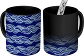 Magische Mok - Foto op Warmte Mokken - Koffiemok - Waves - Blauw - Patronen - Magic Mok - Beker - 350 ML - Theemok
