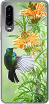 Geschikt voor Huawei P30 hoesje - Close-up van een kleurrijke vogel naast planten met oranje bloemen - Siliconen Telefoonhoesje