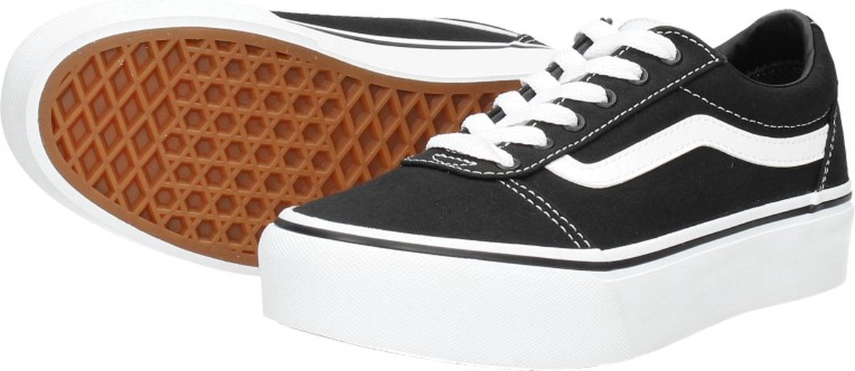 vans canvas tennis shoes