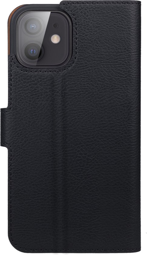 Xqisit Slim Wallet Case Für IPhone 12 Mini – Schlanke Hülle Aus Silikon & Polycarbonat Mit Magnetverschluss
