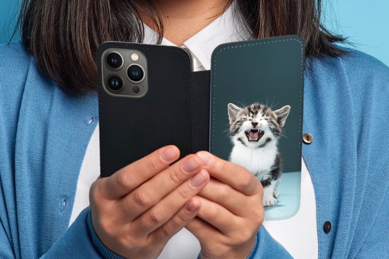 Étui de téléphone Bookcase iPhone 13 Pro Max - Chat - Chaton - Miaou - Avec compartiments - Étui portefeuille avec fermeture magnétique