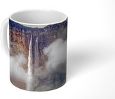 Mok - Wolken omringen het landschap van het Nationaal park Canaima - 350 ML - Beker - Uitdeelcadeautjes