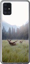 Geschikt voor Samsung Galaxy A52 5G hoesje - Bos - Herten - Mist - Siliconen Telefoonhoesje