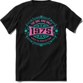 1975 The One And Only | Feest Kado T-Shirt Heren - Dames | Cobalt - Licht Roze | Perfect Verjaardag Cadeau Shirt | Grappige Spreuken - Zinnen - Teksten | Maat L