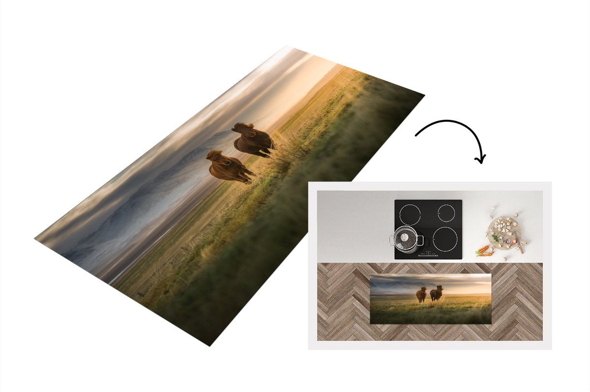 KitchenYeah Keukenloper - Loper keuken - IJslander paarden in een groen veld bij zonsondergang - 120x50 cm - Keukenloper vinyl Multicolor