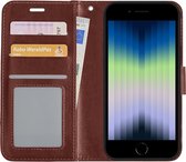 Hoesje Geschikt voor iPhone SE 2022 Hoes Bookcase Flipcase Book Cover - Hoes Geschikt voor iPhone SE (2022) Hoesje Book Case - Bruin