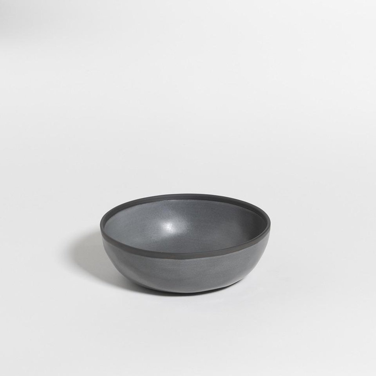 The Table atelier - grote kom - Ø 18 - 900 cl - handgemaakt - grijs/zwart