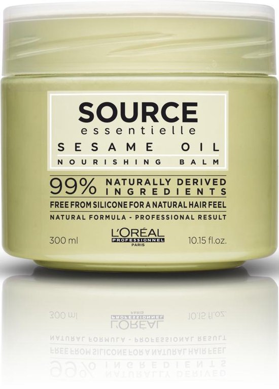 Lichtgroene pot met 'SOURCE essentielle SESAME OIL NOURISHING BALM 99% NATURALLY DERIVED INGREDIENTS' tekst.