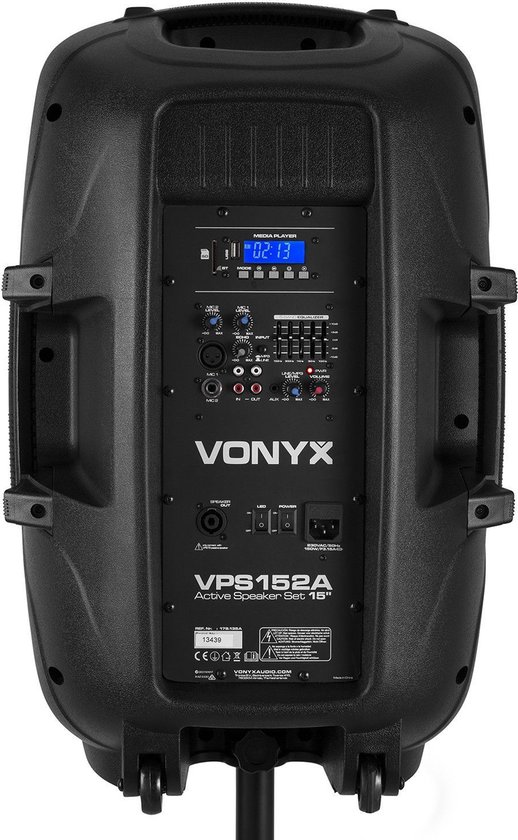Achterpaneel van een zwarte Vonyx VPS152A actieve speaker.