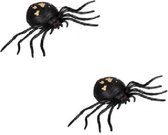 Set van 2x stuks nep spinnen Creepy 13 cm - Enge Halloween/Horror decoratie beestje/dieren