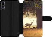 Telefoonhoesje Geschikt voor iPhone XS Max telefoonhoesje - Hert - Bomen - Bos - Met vakjes - Wallet case met magneetsluiting