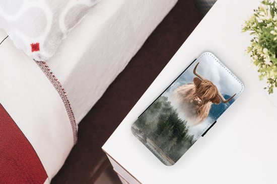 Étui pour téléphone iPhone 13 Bookcase - Highlander écossais - Vaches - Brouillard - Avec compartiments - Étui portefeuille avec fermeture magnétique