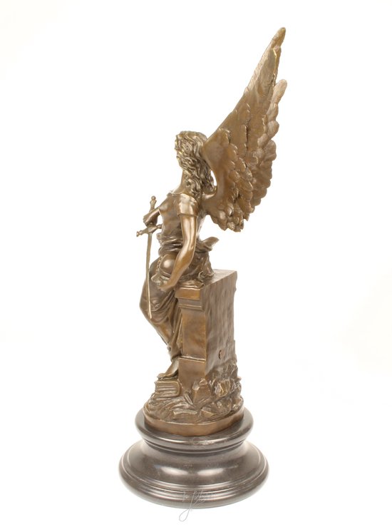 Beschilderen sculptuur zwarte vrouw door koning onder vuur - Ditjes en