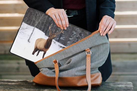 Pochette ordinateur 13 pouces 34x24 cm - Cerf - Pochette Macbook & Laptop Deer in the snow - Pochette ordinateur avec photo