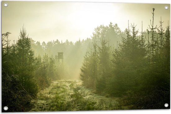 WallClassics - Tuinposter – Bos met Vogelspotter Toren - 90x60 cm Foto op Tuinposter  (wanddecoratie voor buiten en binnen)