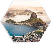 WallClassics - PVC Schuimplaat Hexagon  - Suikerbroodberg Rio de Janeiro - 30x26.1 cm Foto op Hexagon (Met Ophangsysteem)