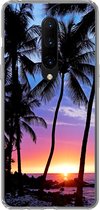 Geschikt voor OnePlus 7 Pro hoesje - Een silhouet van palmbomen tijdens een zonsondergang op Hawaii - Siliconen Telefoonhoesje