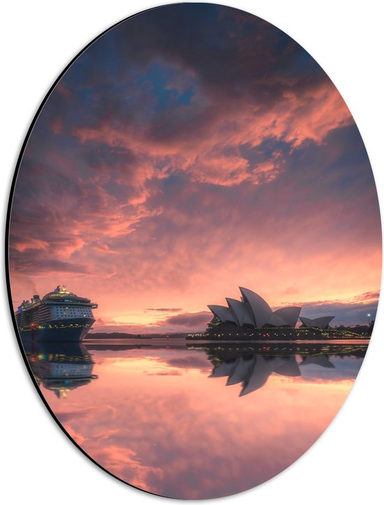 WallClassics - Dibond Ovaal - Sydney Opera House met Zonsondergang - 30x40 cm Foto op Ovaal (Met Ophangsysteem)