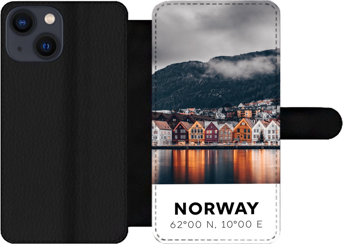 Telefoonhoesje Geschikt voor iPhone 13 Mini telefoonhoesje - Noorwegen - Scandinavië - Bergen - Winter - Met vakjes - Wallet case met magneetsluiting
