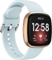 By Qubix geschikt voor Fitbit Versa 3 - Fitbit Versa 4 - Fitbit Sense 1 - Fitbit Sense 2 - Siliconen bandje - Lichtblauw Smartwatchbandje bandje Armband Polsband Strap Band Watchband