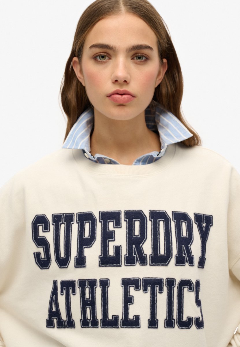 Superdry Athletic Essentials relaxed sweatshirt met appliqué Dames Truien Wit