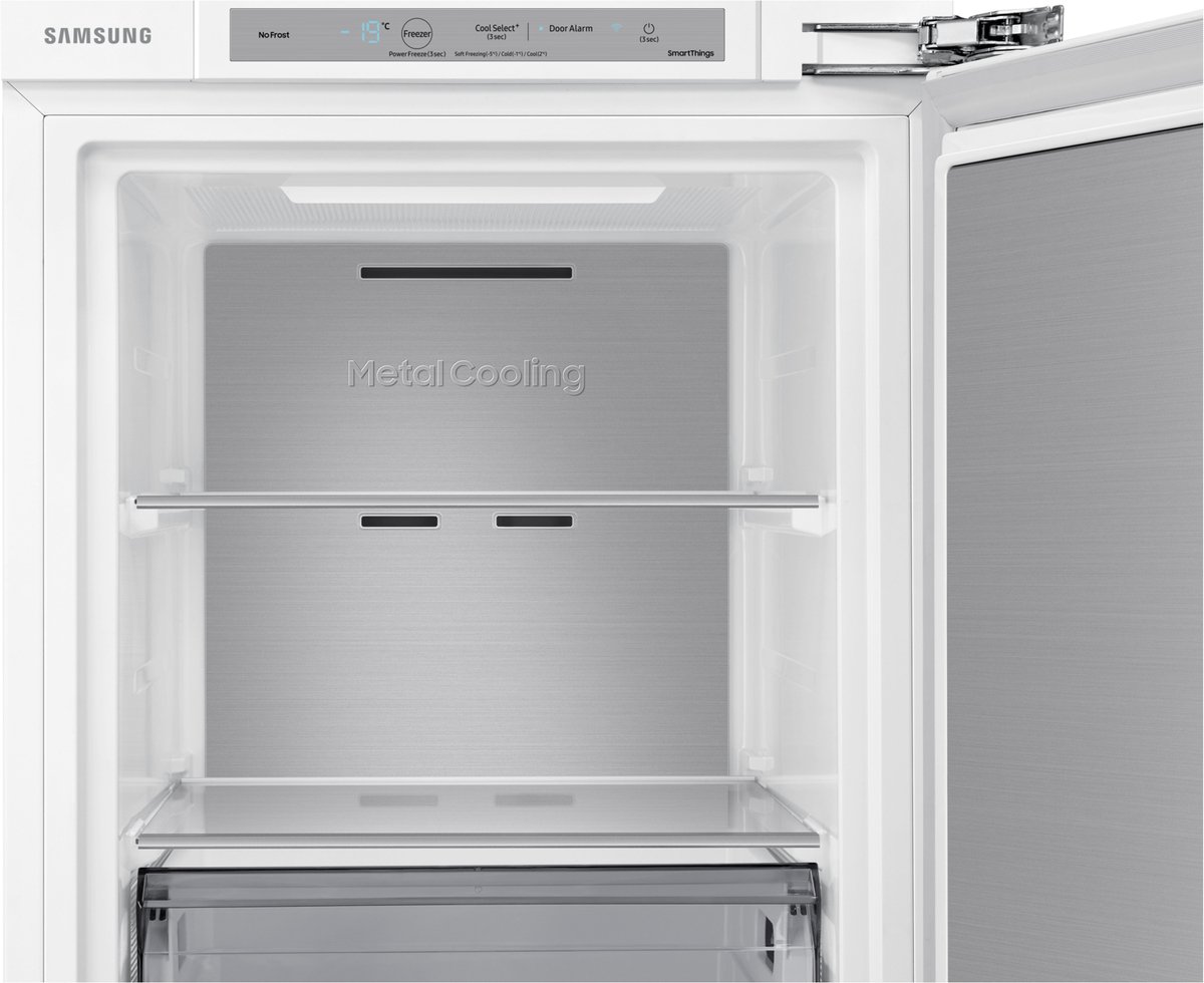 Samsung BRZ22720EWW, 218 l No Frost system, E, deur op deur