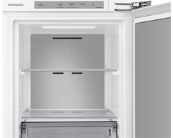 Samsung BRZ22720EWW, 218 l No Frost system, E, deur op deur