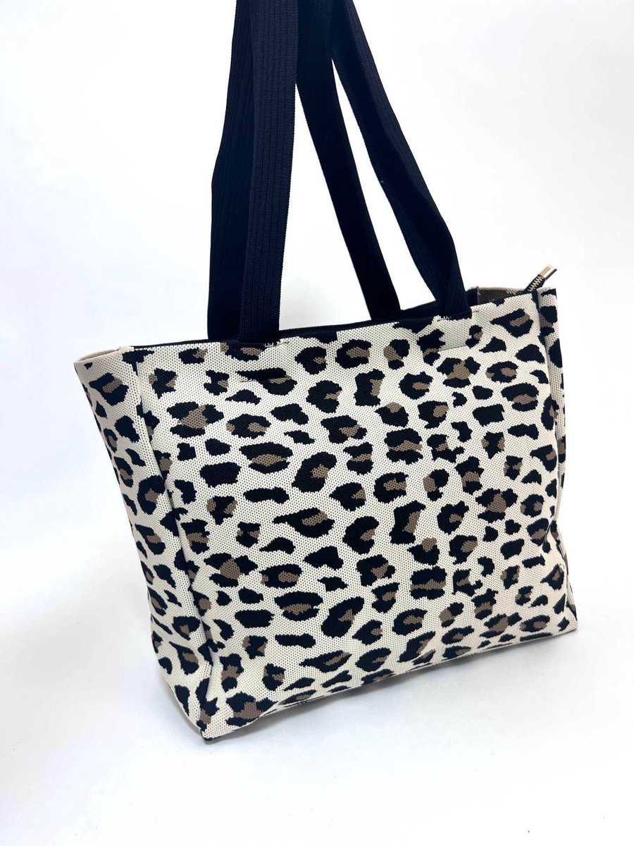 Shopper met binnenvak | Handtas | Panter | Polyester 100% - Handtas - 48 cm x 15 cm x 33 cm - Accessoire - Modern - Hip - Trendy - Trendsetter Wauw - Fashion Trending Handig Gadget - Zon - Lente Zomer - Accessoires - Dames - Heren - Kinderen - Vrouw