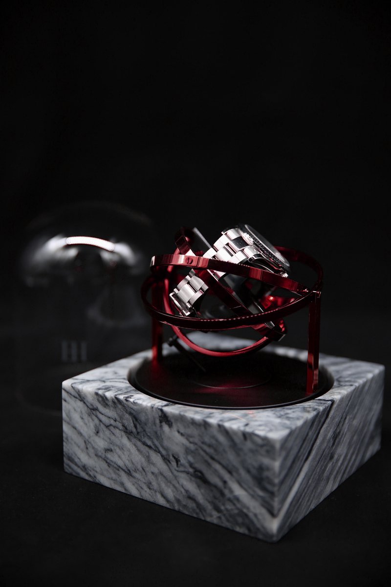 Tourbillon horlogeopwinder in grijs Emperador marmer en rood stalen ringen - Elbrus Horology - Gyrowinder Orbit Watch Winder