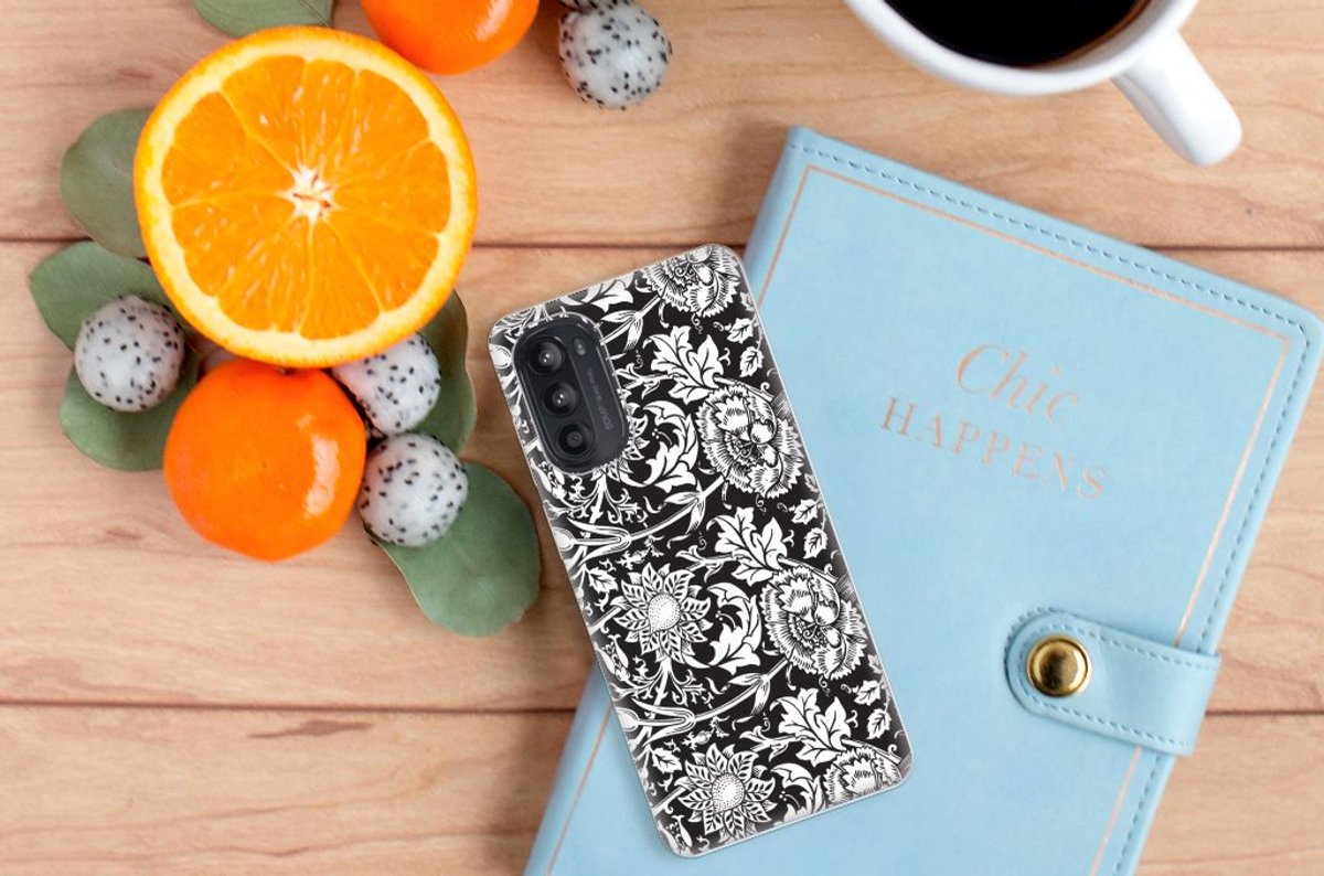 Motorola Moto G52/G82 TPU Case Black Flowers