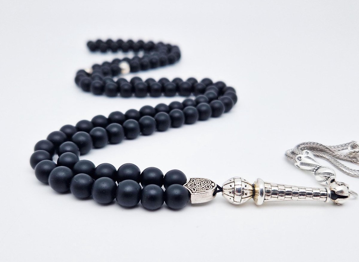 Handgemaakte tesbih "Tasbih" natuursteen "Mat zwart onyx" - Aantal kralen 99 - Diameter kralen 8MM - met metaal tassel "Qustantinia" - Een mooi cadeau-idee