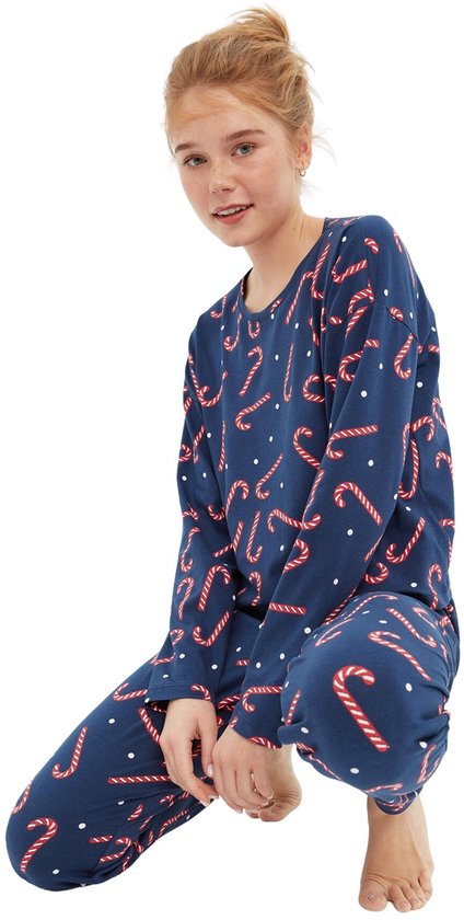 Trendyol Ensemble de pyjama à manches standard et col rond pour femme