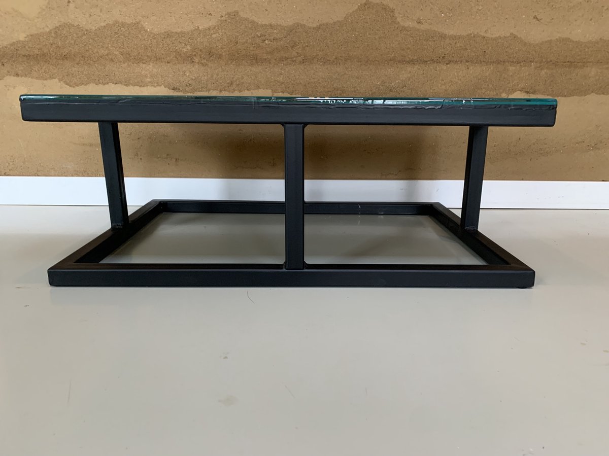 salontafel - appel- en eikenhout in turquoise epoxy met stalen designframe