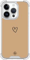 Casimoda® hoesje - Geschikt voor iPhone 14 Pro - Hart Bruin - Shockproof case - Extra sterk - Siliconen/TPU - Bruin/beige, Transparant