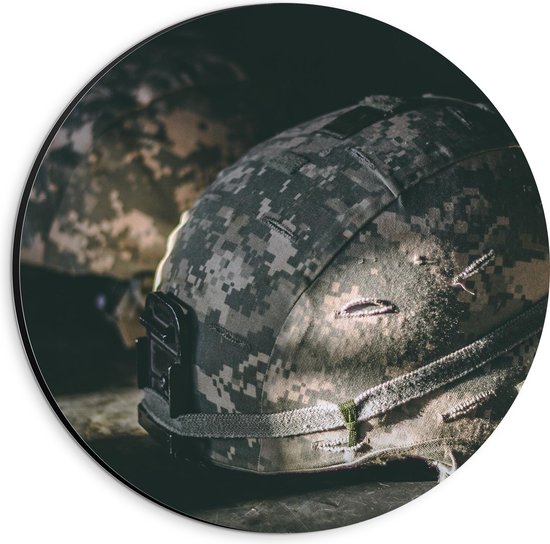 Dibond Muurcirkel - Twee Helmen van Soldaten - 20x20 cm Foto op Aluminium Muurcirkel (met ophangsysteem)