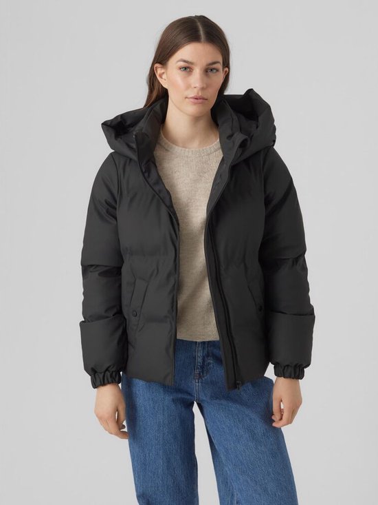 VERO MODA Giacca Corta In Poliuretano Donna: Stile Curvy E Comfort! 🖤
