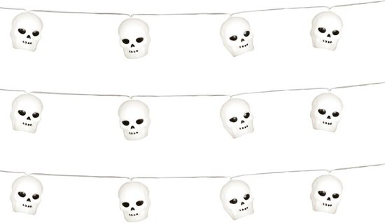 Halloween deco LED verlichting/lampjes schedels - 3x - op batterijen - 220 cm - griezel uitstraling