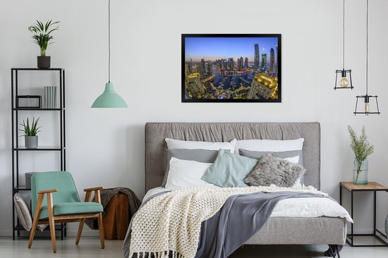 Image encadrée - Cadre photo The skyline of the Dubai Marina at Dusk 90x60 cm - Affiche encadrée (Décoration murale salon / chambre)