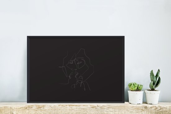Photo en cadre - Moment d'art en Line pour le baiser sur fond noir Cadre photo noir sans passe-partout 60x40 cm - Affiche sous cadre (Décoration murale salon / chambre)