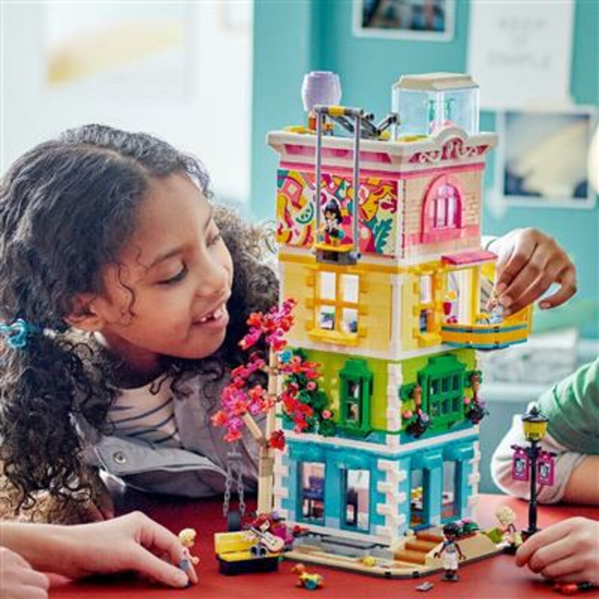 LEGO Friends Heartlake City Buurtcentrum Modular Building Speelgoed Set - 41748 — afbeelding 15