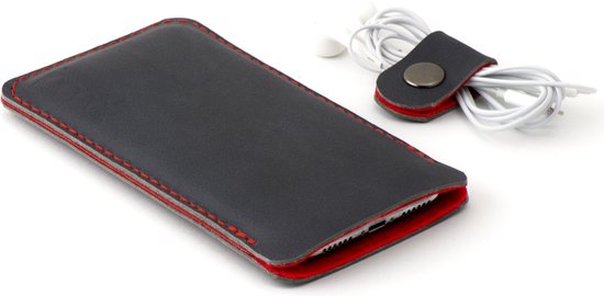 JACCET lederen iPhone 15 Pro sleeve - antraciet/zwart leer met rood wolvilt - Handmade in Nederland